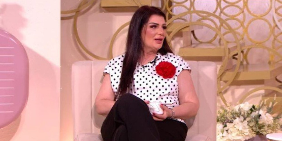 "Govorili su mi da je trebalo da budem baka, a ne majka": Pevačica o borbi za dete u 52. godini