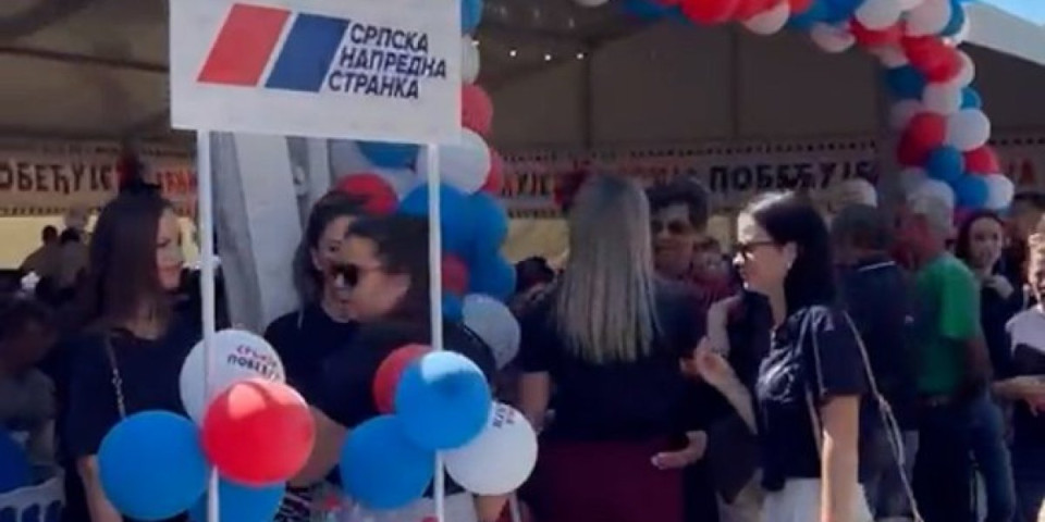 Građani pokazali koja stranka im je draža: SNS skup kod Šapca vrca od energije!