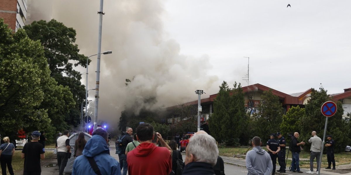 Požar u tržnom centru