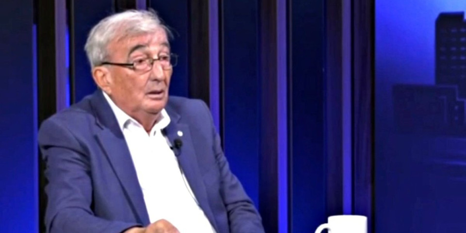 Bolest uzela maha: Zašto blokaderima smeta kada narod kaže da voli Srbiju i rođenu majku?! (VIDEO)