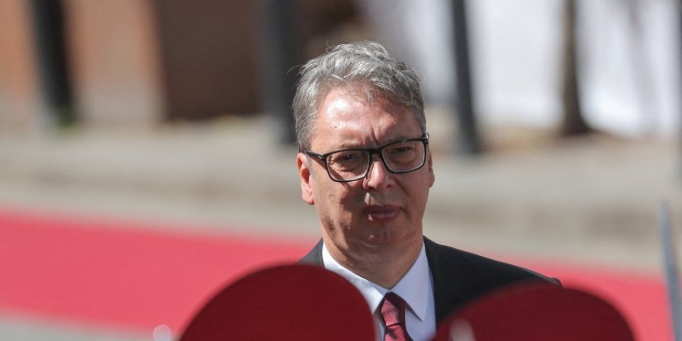 "Još 15 dana za NIS"! Vučić iz Tbilisija saopštio udarne informacije: Moji kontakti mi kažu...