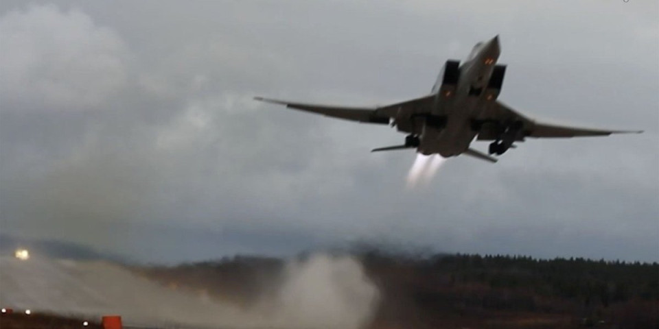 (VIDEO) Pao ruski superonični bombarder! Katastrofa za Putina, spaljeno jedno od njegovih najmoćnijih oružja: Očevici zabeležili stravičan prizor