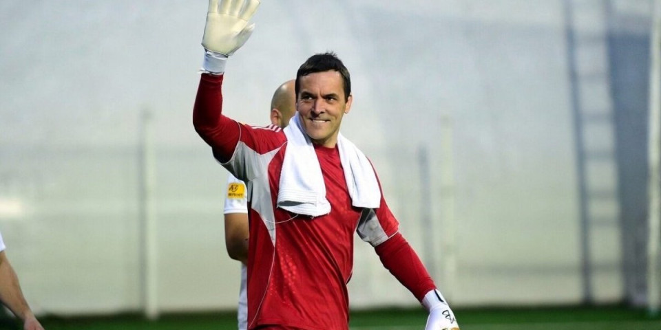 Hahaha, Stojke mučki provokator! Hit scena uživo u programu... Koga više voliš - Zvezdu ili Radnički?