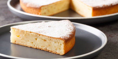Jedna čaša je dovoljna: Najsočniji jogurt kolač koji se topi u ustima