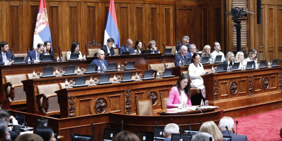 Ovo nije politička tema već životna: Oglasio se ministar Lončar, pa poruku poslao i poslanicima u Skupštini