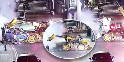 (VIDEO) Lopovi viljuškarom iščupali bankomat iz zida! Kamera snimila filmsku pljačku usred noći