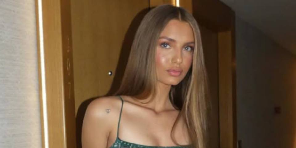 Tata i mama "na aparatima"! Jovana Petrović nikad bezobraznija - Bosonoga šetka u minjaku do bola (FOTO)