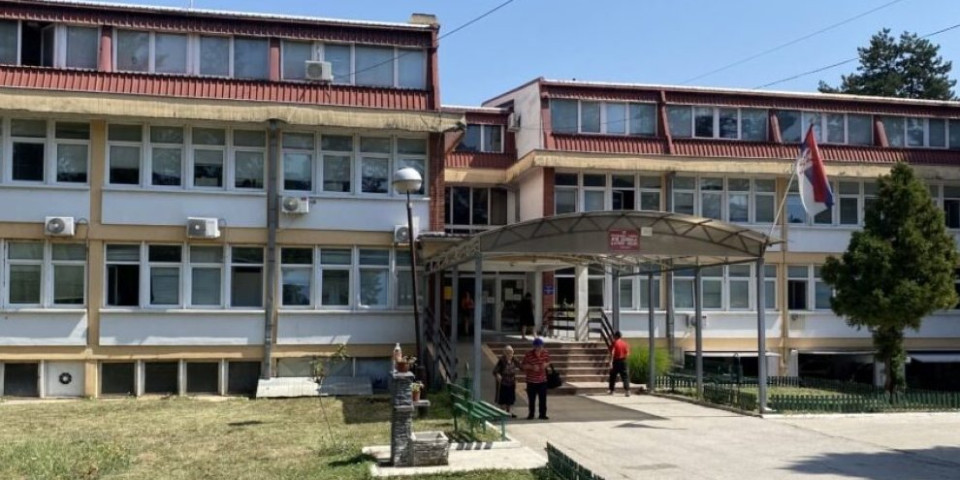 Epilog drame u svrljiškom Domu zdravlja: Žena (77) napala doktorku pa ujela policajca