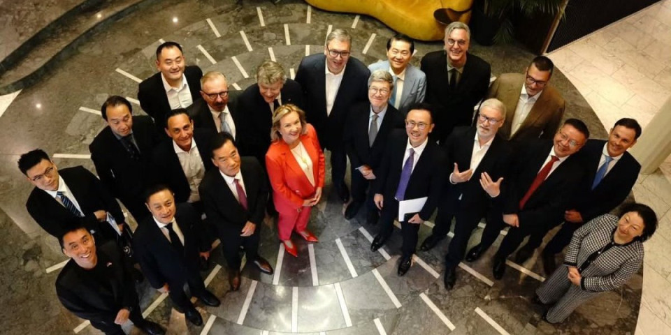 "Srbija ima istorijsku šansu da postane deo zajedničkog EU tržišta!" Vučić sa Saksom na radnom doručku (FOTO)