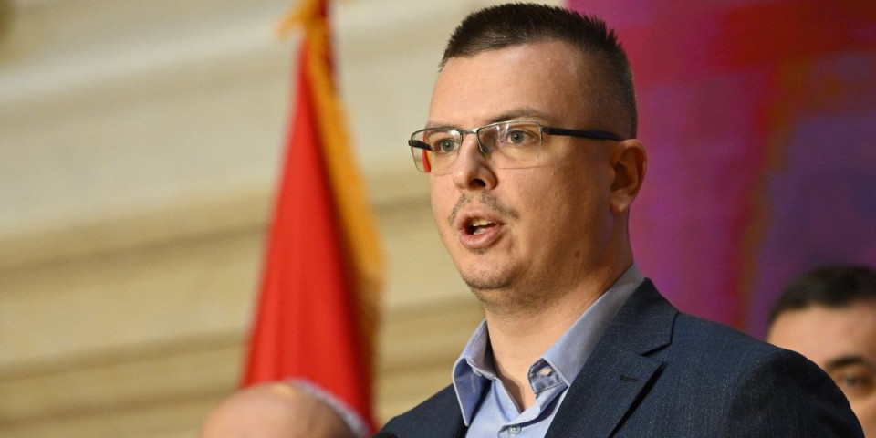 Parandilović se napokon oglasio! Evo šta je imao da kaže povodom skandala koji je napravio u Skupštini (VIDEO)
