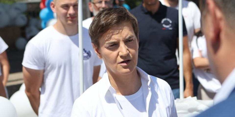 Brnabić sa narodom! Zaključak je jedan: Vučić - Ujedinjena Srbija