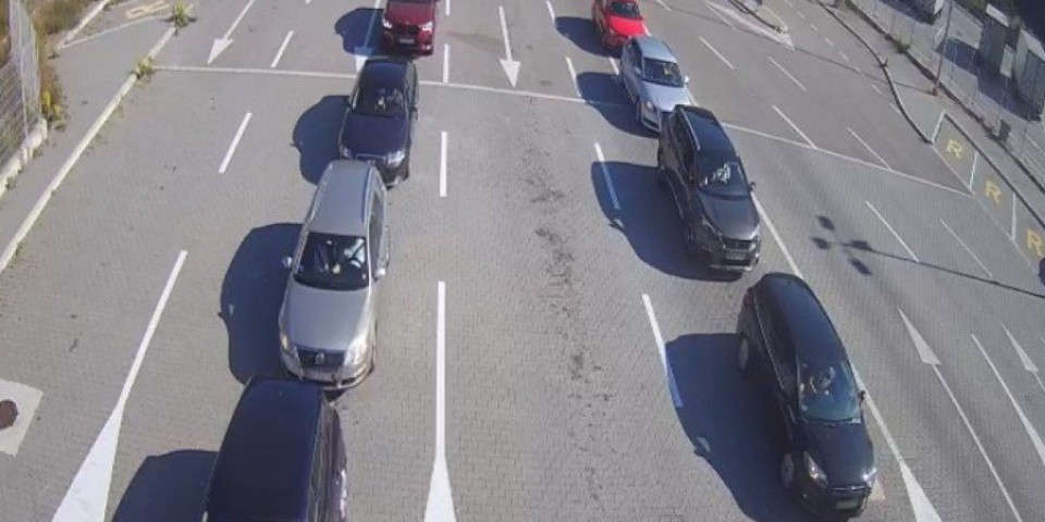 Srbi krenuli na odmore! Kolaps na granicama, a tek je počelo leto (FOTO)