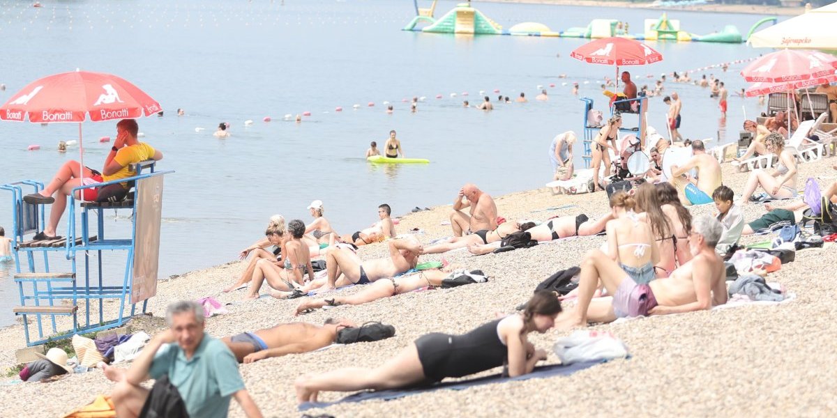 Sezona kupanja na Adi Ciganliji