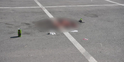 Ovo je mesto gde je ubijen tinejdžer: Jeziv prizor - Krv, zavoji i gaze na parkingu u Čačku (FOTO)