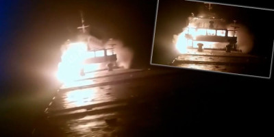 (VIDEO) Putin raspalio iz svih oružja! Brod u Crnom moru gori, Ukrajinci se hitno oglasili - ima mrtvih, evo ko je ubijen