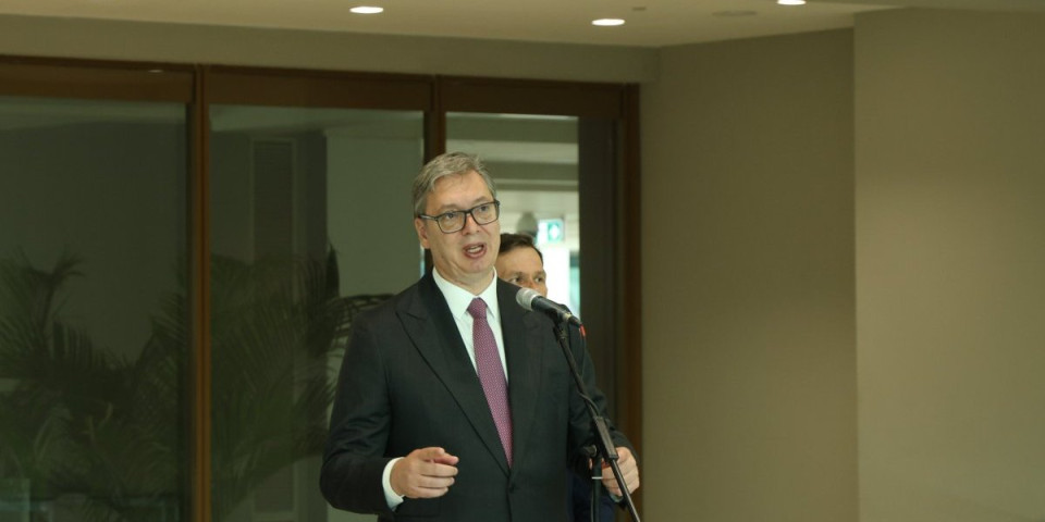 Hrabre političke odluke! Predsednik Vučić razgovarao sa Pezeškijanom - ovo su detalji (FOTO)