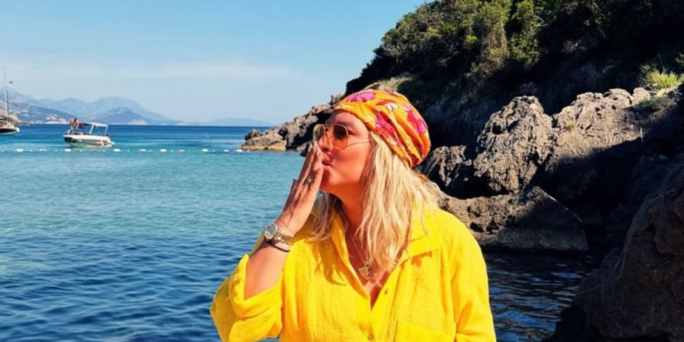 Haljinica se viori na vetru, dok je ovaj macan grli oko stomaka: Naša voditeljka nakon pakla živi bajku