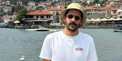 Crnogorski glumac besan zbog paprenih cena u Budvi: "Tu sam učio da hodam i plivam, a sad moram da plaćam ležaljku 50 evra"