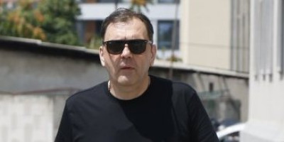 Mina želi mir, a Kasper da je 20 godina mlađi: Fotošopirani đuvegija deli lekcije o moralu - "Ne ide od dede momčić"