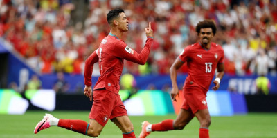Ibra prozvao Ronalda usred prenosa: Šveđanin se podsmevao Portugalcu zbog kukanja