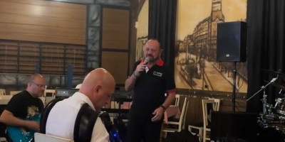 Legenda na delu! Zavirite na probu zvezda Južnog vetra, Mile Kitić raspametio narod (VIDEO)