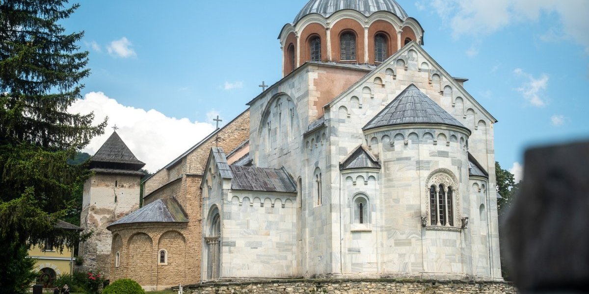 Nikola Selaković u manastiru Studenica