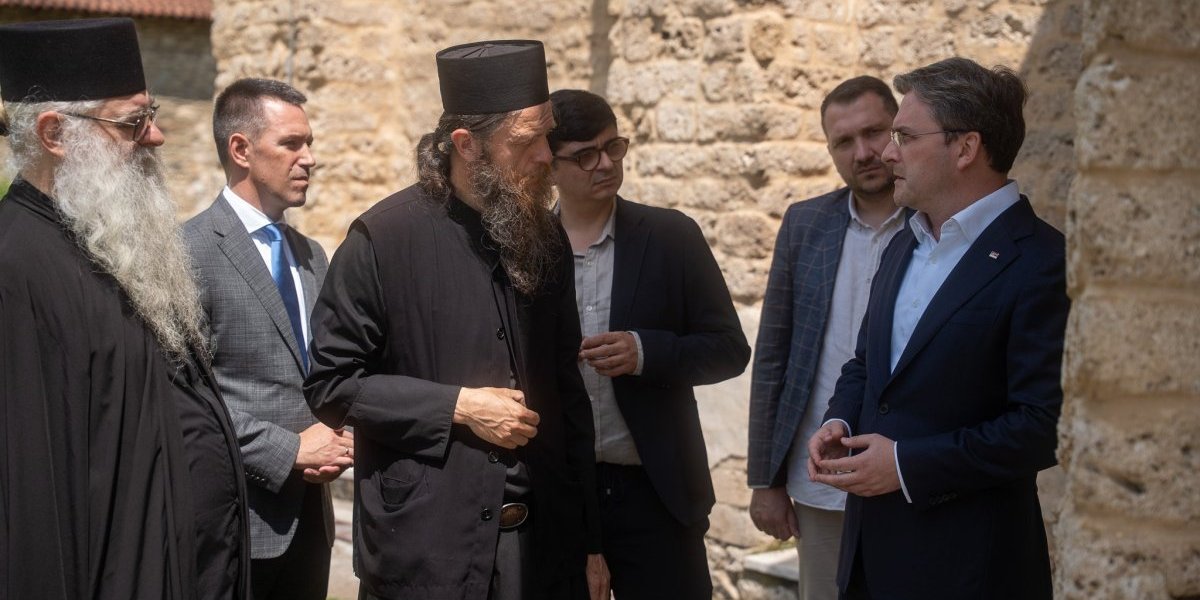Nikola Selaković u manastiru Studenica