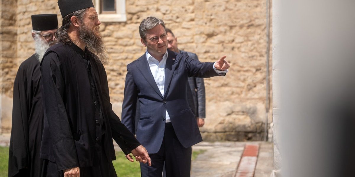 Nikola Selaković u manastiru Studenica