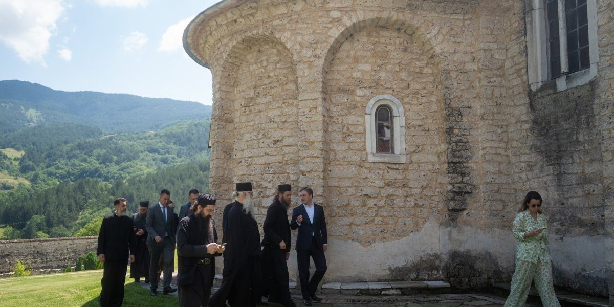 Nikola Selaković u manastiru Studenica