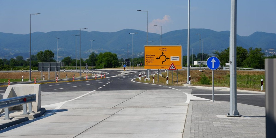 Kao pista! On se prvi provozao novom deonicom Moravskog koridora (VIDEO)