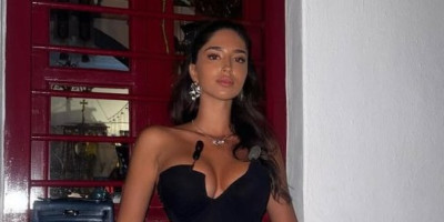 Prolaznici se krste! Đina Džinović sela u kesu - Šta to radi nasred ulice? (FOTO)