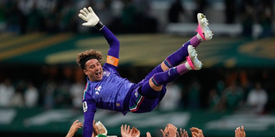 Mesi, Ronaldo i - Očoa! Za istorijske almanahe, Meksikanac novi rekorder Mundijala!