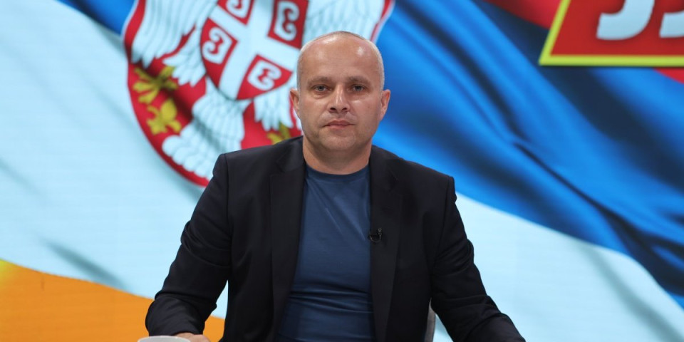 Monstruoznije ne može: Blokaderi došlo na kuću majke Krsta Janjuševića - Zbog onoga što su joj rekli, ovo je uradio (VIDEO)