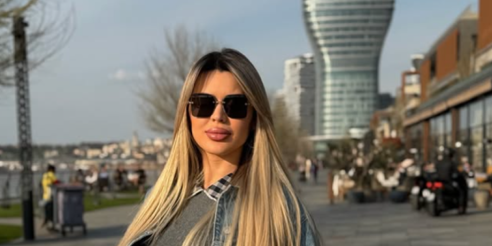 Potresna ispovest! Pevačica grca u suzama: "Dete viđam u Centru za socijalni rad"