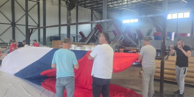 Ponos Srbije: Pogledajte kako izgleda trobojka koja će biti prikazana na skupu 27. juna (VIDEO)