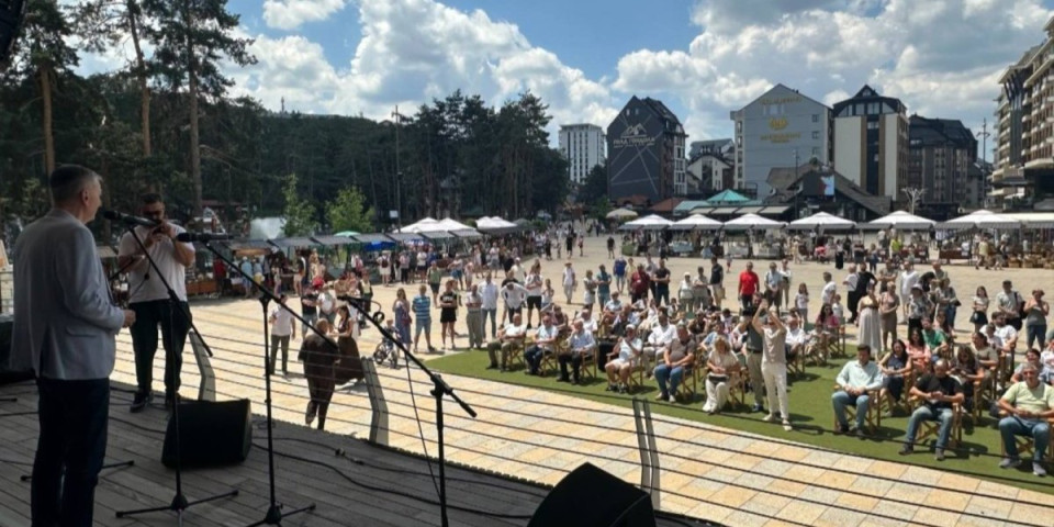 Sajmom obeležili početak letnje sezone! Zlatibor u znaku poljoprivrede i gastro turizma (FOTO)