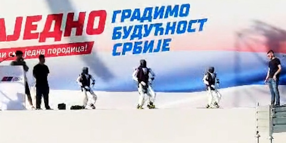 Roboti izašli na binu i zaigrali moravac! Generalna proba pred današnji spektakl "Srbija, jedna porodica" (VIDEO)