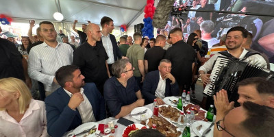 Uz pesmu i osmeh obeležen važan dan za Srbiju! Perica Jaćimović napravio atmosferu za pamćenje u Kraljevu
