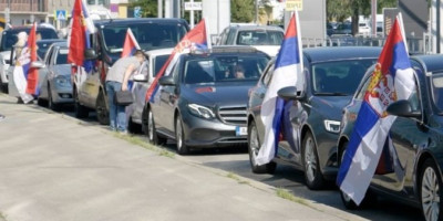 Ne zaustavljaju ih kilometri! Srbi iz Beča krenuli u Beograd da podrže Vučića (FOTO/VIDEO)