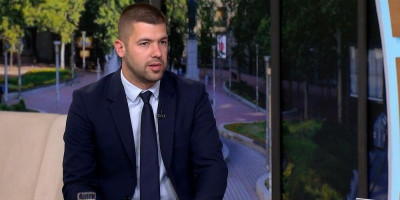 Direktno ugrožavanje slobode kretanja! Kopitović osudio zabranu ulaska Vučićeviću u Crnu Goru