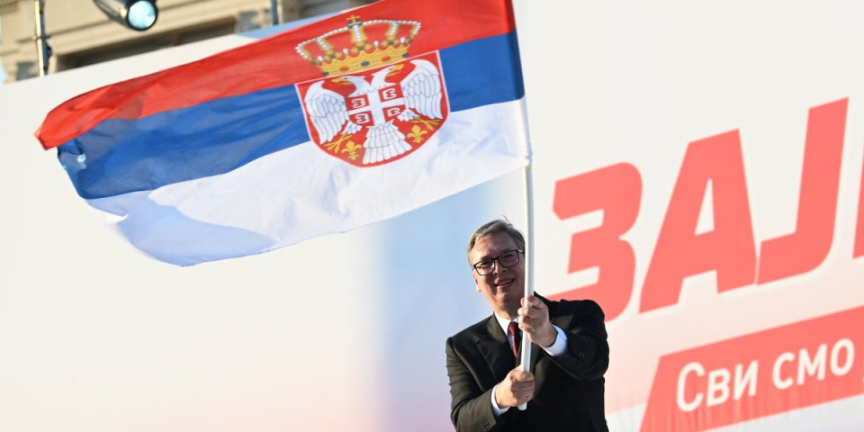 Moramo da budemo jedna i ujedinjena Srbija! Vučićeve reči odjeknule istorijskim skupom u srcu Beograda: Pobedićemo ih! (VIDEO)
