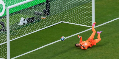 Urugvajac upao u depresiju... Muslera se hitno oglasio nakon bruke na Svetskom prvenstvu!