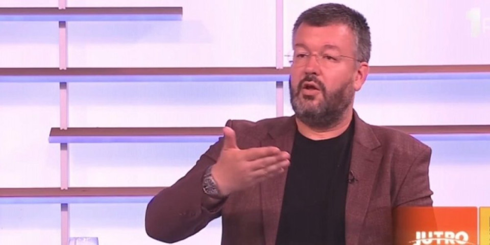 Profesor Antić urnisao blokadere, otkrio istinu o lustraciji kojom oni prete, pa spomenuo Hrvatsku - Ovo nisu želeli da čuju