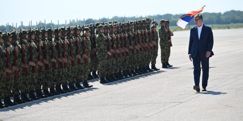 Srbija uskoro proizvodi Lanius-X! Vučić najavio novo moćno oružje koje je gotovo nemoguće ometati! (FOTO/VIDEO)