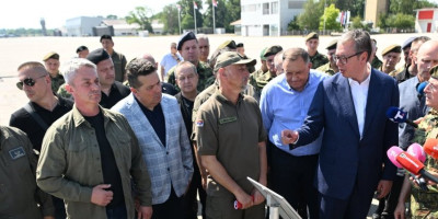 Ovakav odgovor nisu očekivali! Vučić poslao jasnu poruku: Dok jedni blokiraju, drugi grade! (FOTO)