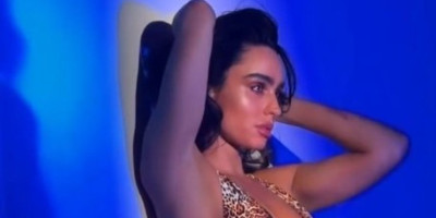 Zovu je "boginjom tangica": Zadnjica zbog koje mreže gore - telom poziva na greh (VIDEO)