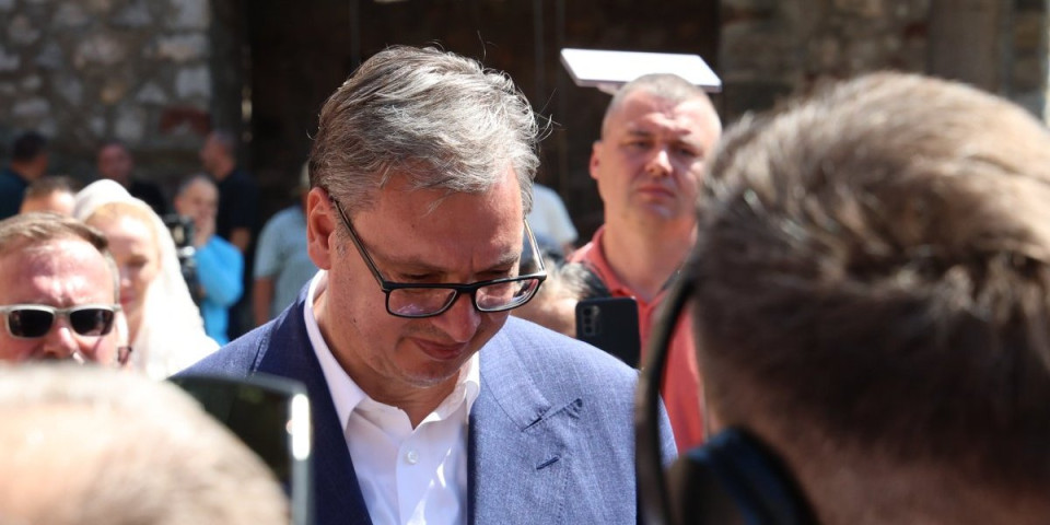 Vučić u Ravanici: Predsednik obišao svetinju u kojoj počivaju mošti Svetog kneza Lazara