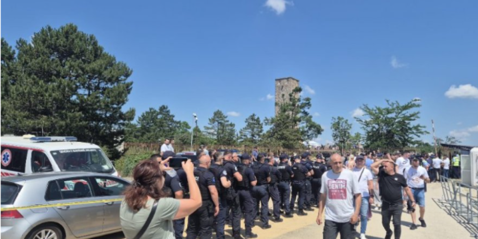 Nezapamćen teror na Gazimestanu! Kurtijevi specijalci krenuli na Srbe baš na Vidovdan (FOTO)