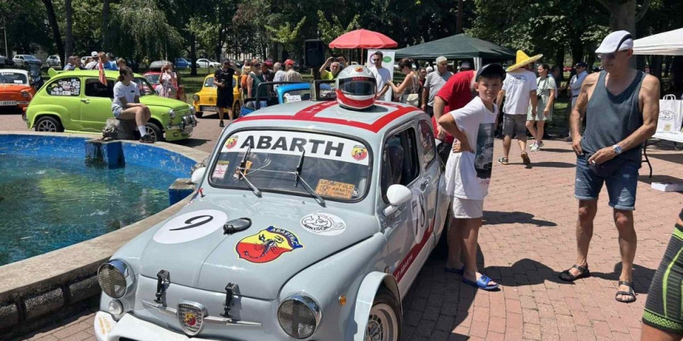 Ja volim "fiću", "fića" vozi mene: Festival prvog domaćeg automobila (VIDEO)