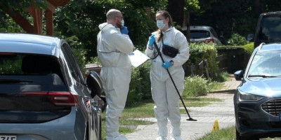 Detalji stravičnog masakra u Nemačkoj: Ispaljeno više od deset metaka, policija u poteri za muškarcem i ženom (FOTO)